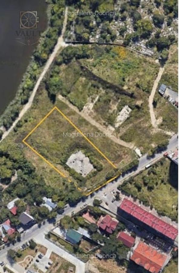 Teren intravilan cu deschidere la lac - 3.535 mp,  zona Dobroesti - 1