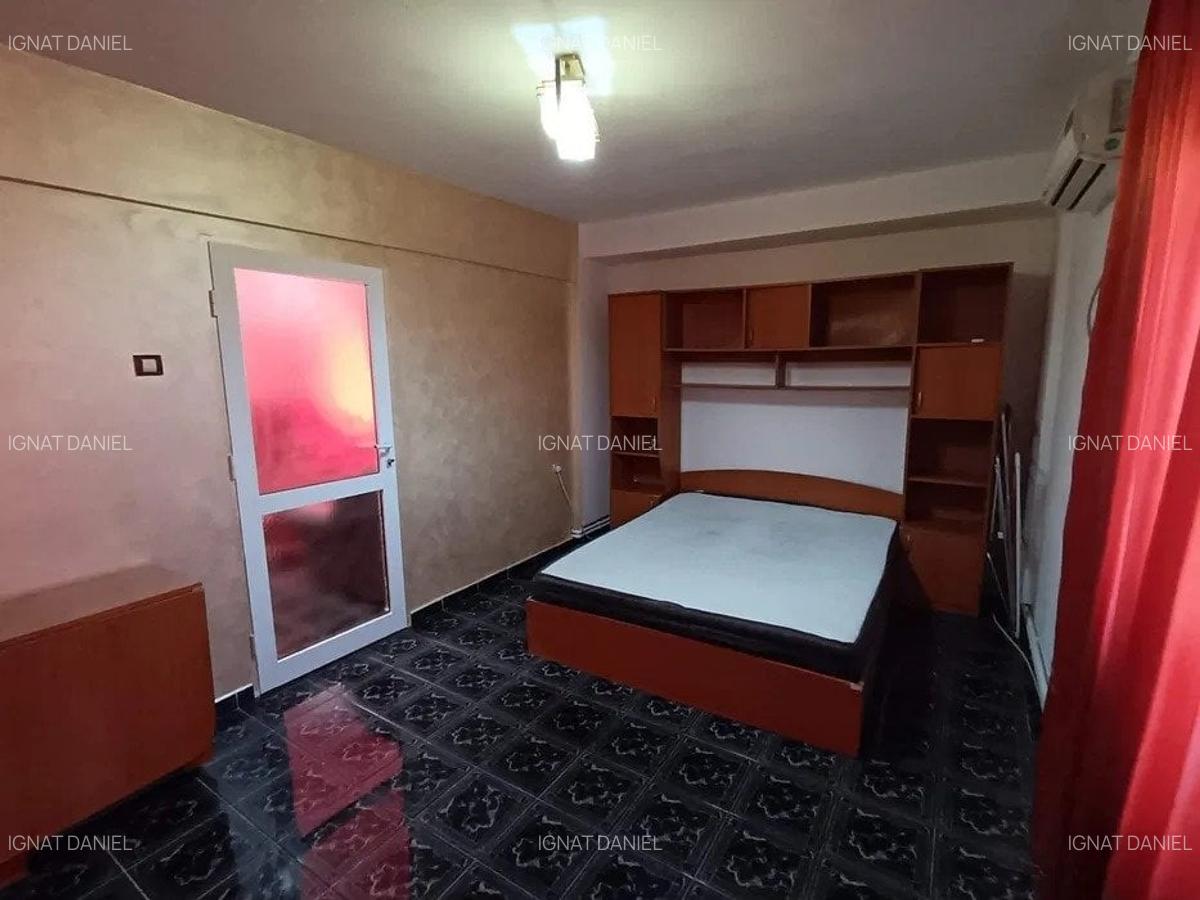 Apartament cu 2 camere, etajul 2/4, zona Podu Ros - 1