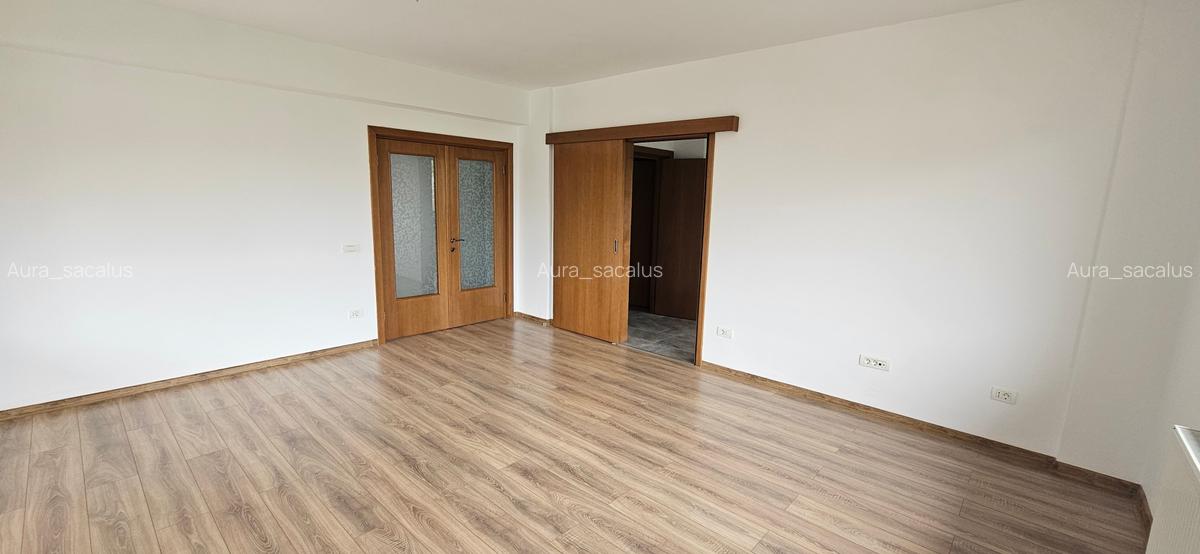 Apartament cu 3 camere decomandat în Sisești - 9