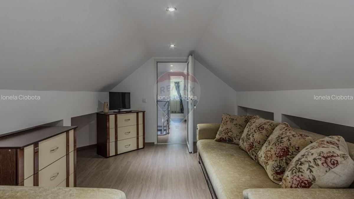 Casa / Vila cu 10 camere de vanzare in Moieciu de Jos - 21