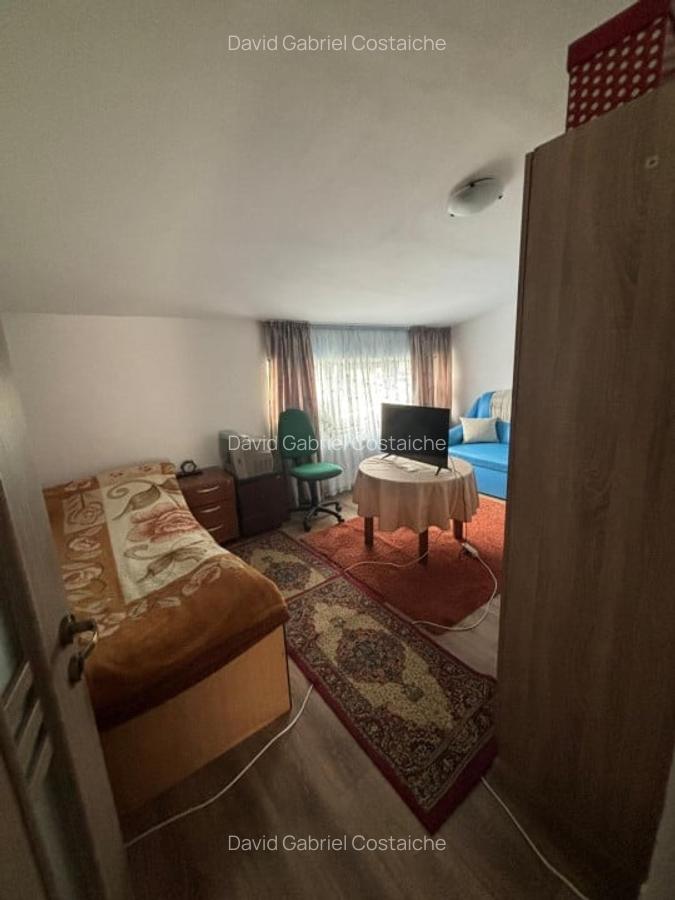 Casa cu 5 Camere in Dezmir - 6