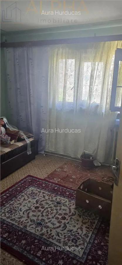 De vanzare apartament 3 camere, 63 mp, decomandat 75.000 - 2