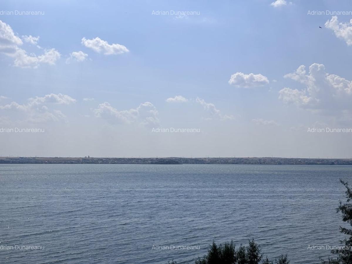 Apartament cu Vedere Frontala catre lac cu terasa si parcare - 1