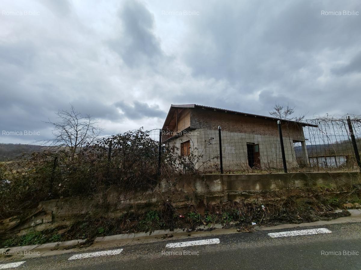 Casa la rosu, Magura - 5
