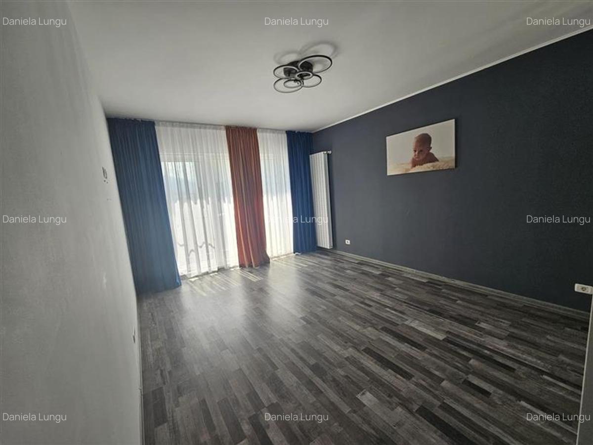 Apartament 3 camere, 2 balcoane,  pod,  mobilat  partial, loc parcare, Tractorul - 2