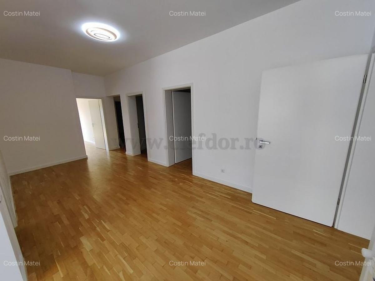 Vilă cu piscina langa British School - 25