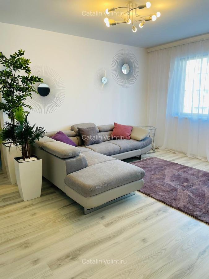 Apartament cu 3 camere semidecomandat în Titan - 2