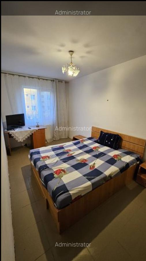 Apartament cu 3 camere semidecomandat în Km 4-5 - 1
