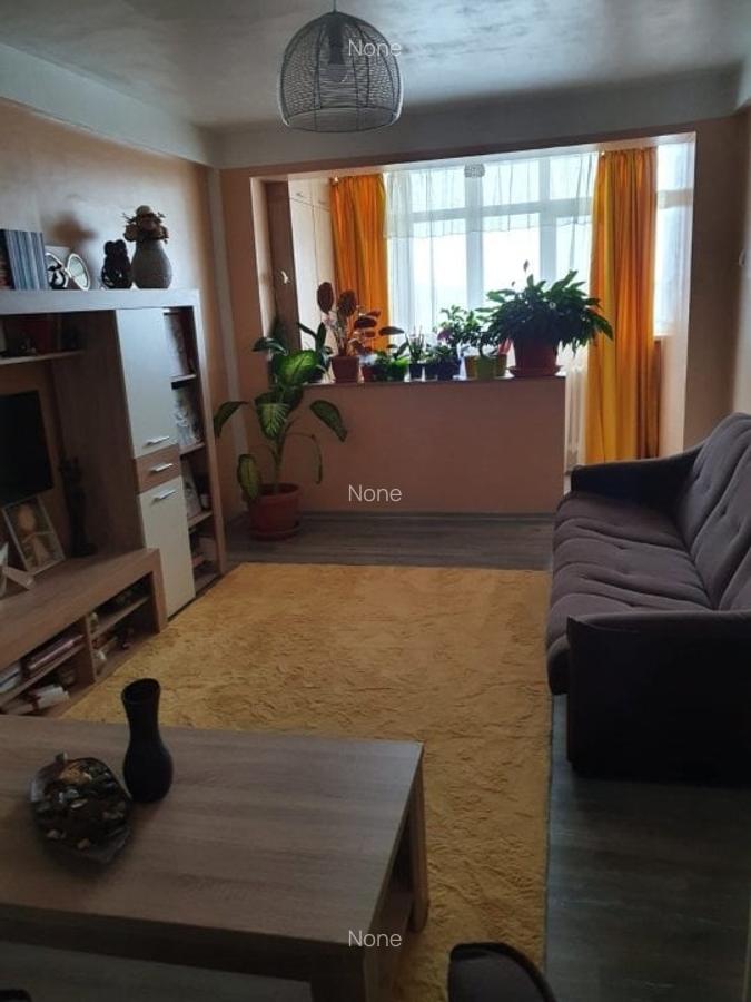 Apartament cu 3 camere decomandat, mobilat în Tătărași - 1