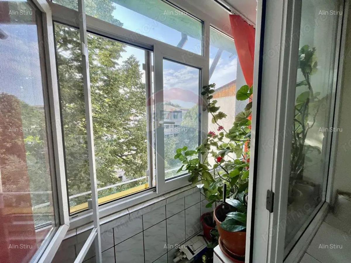 Apartament cu 3 camere de vanzare in zona Sud - 2