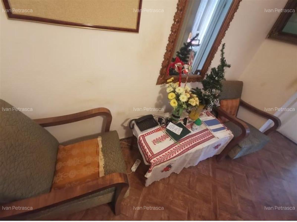Decomandat la etajul 2 cu 2 băi și 2 balcoane - 3