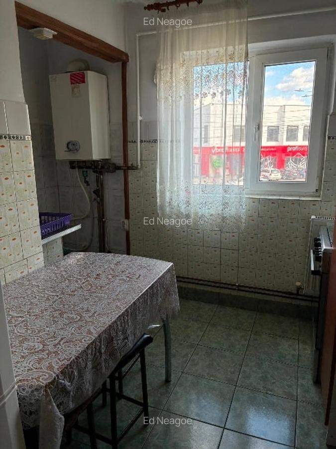 Apartament central 4 camere Pucioasa, vis-a-vis Profi - 2