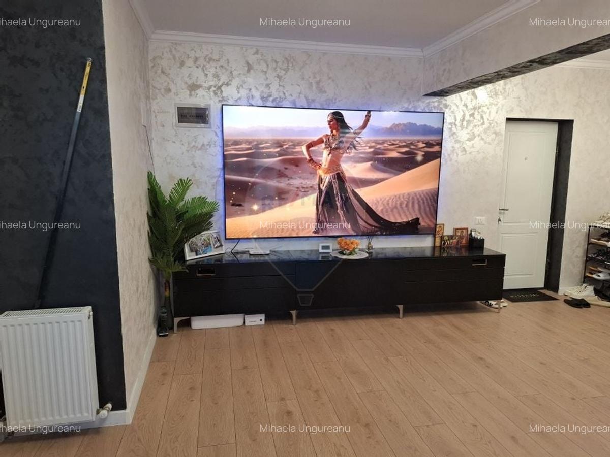 Apartament cu 3 camere  cu loc de parcare si curte proprie -de vanzare - 5