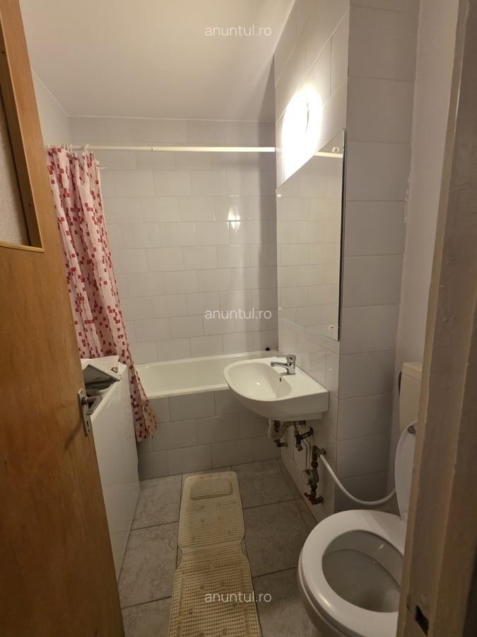 Titan, 10 minute metrou, chiar la intrarea in parcul IOR, pe Lotrioara - 9