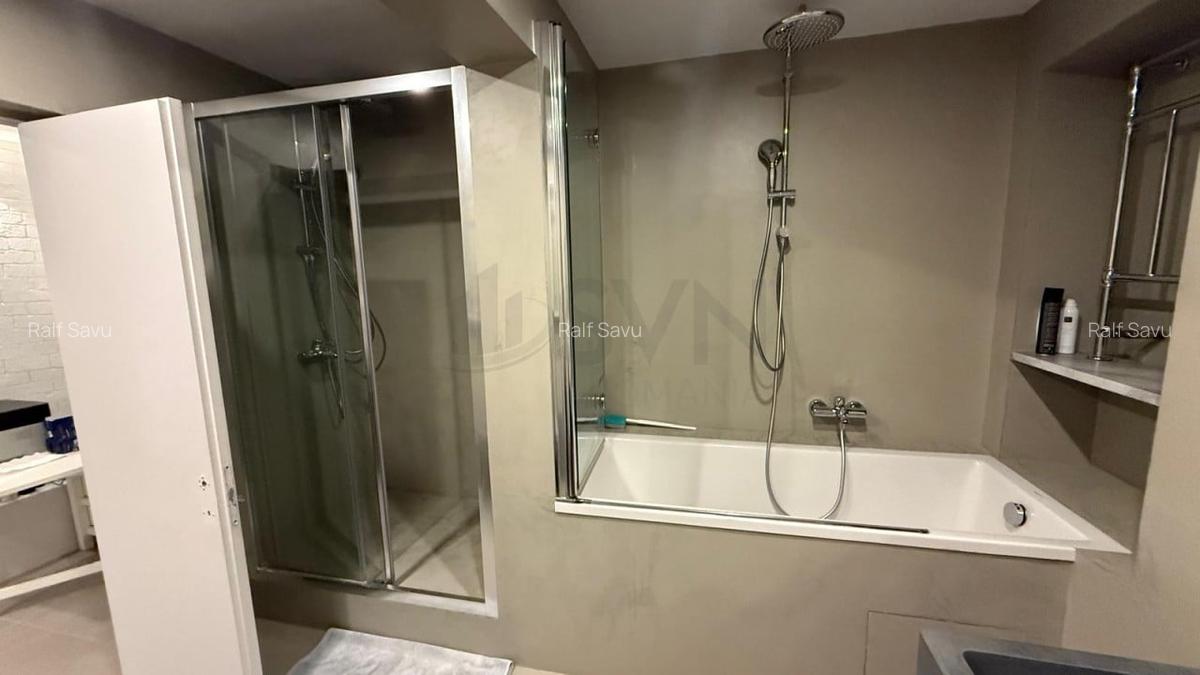 Apartament cu 3 camere circular în Universitate - 12