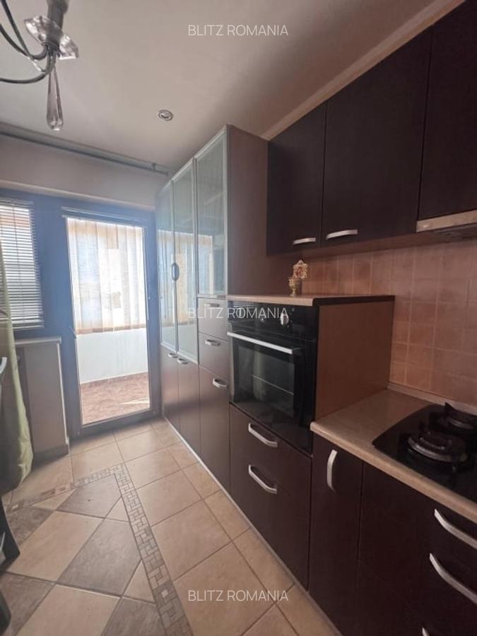 Apartament 3 camere , etj 1 , Radauti - 7