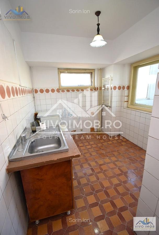 Unirii-Bd. Liberatății |  etaj 5/8 | 67 mp | bloc monolit | vedere Casa Poprului - 14 Unirii-Bd. Liberatății |  etaj 5/8 | 67 mp | bloc monolit | vedere Casa Poprului - 14