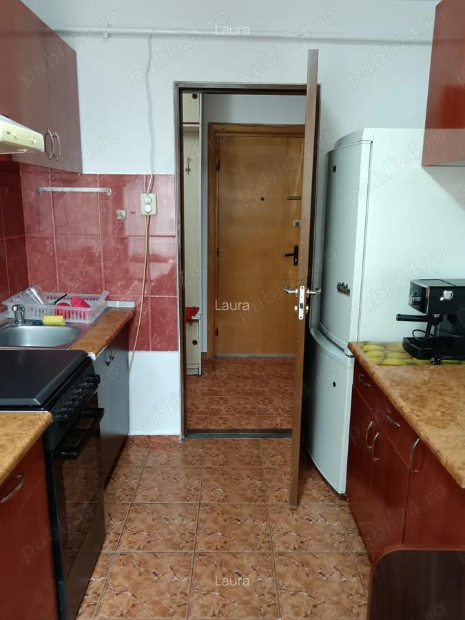 Proprietar inchiriez apartament 2 camere decomandat,zona Girocului - 9
