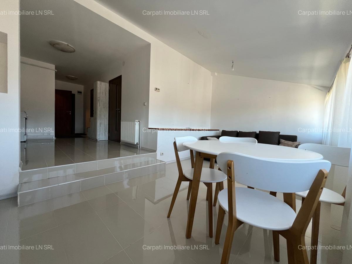 Apartament cu 6 camere decomandat, mobilat în Poiana Brașov - 4