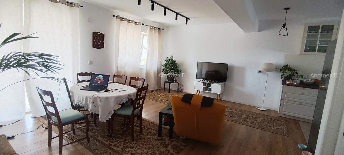 Particular -Vila duplex 4 camere, 100mpu, Luminoasă, Intima - 1