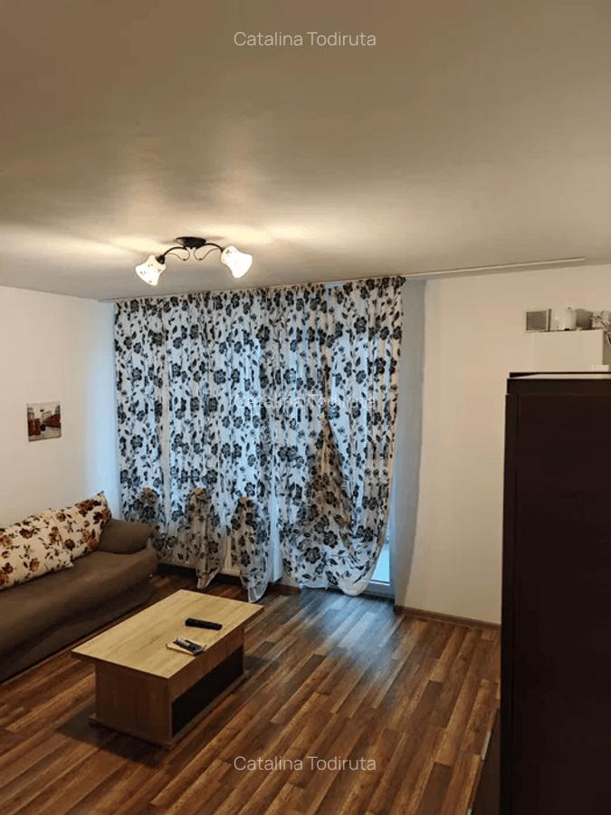 Apartament cu 2 camere decomandat în Tractorul - 3