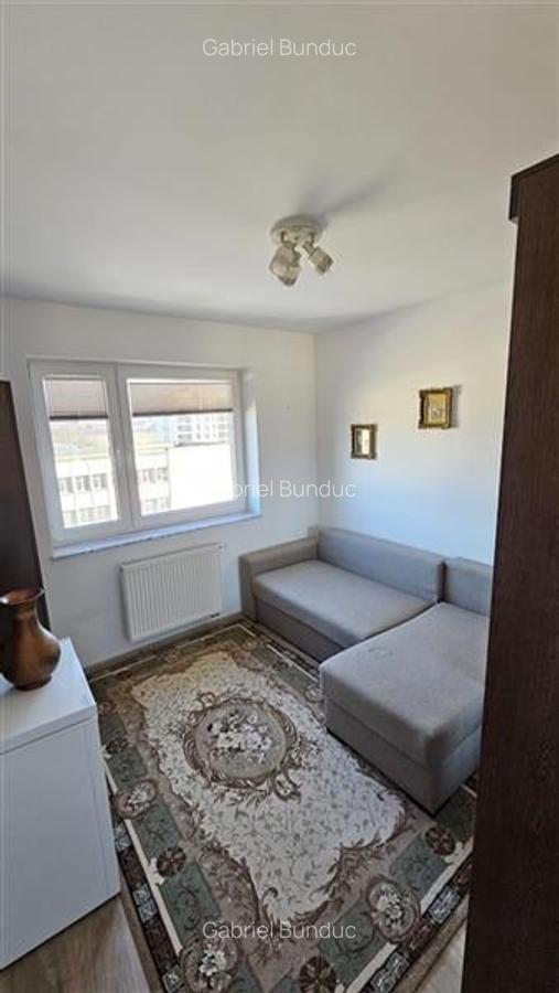 Apartament cu 3 camere decomandat, mobilat în Tractorul - 3