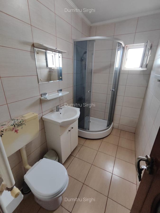 Garsoniera frumoasa la mansarda - 6