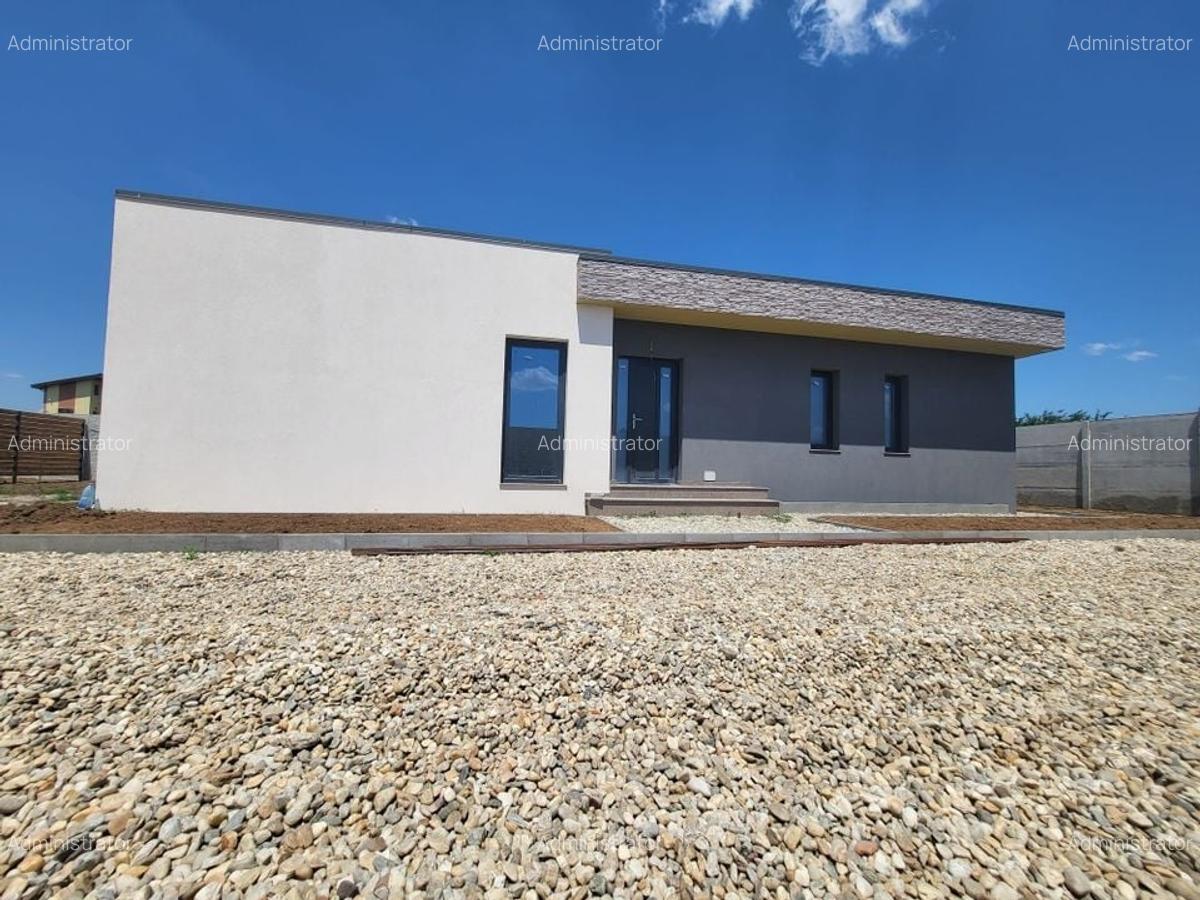 Casă individuală cu 3 camere în Berceni - 1