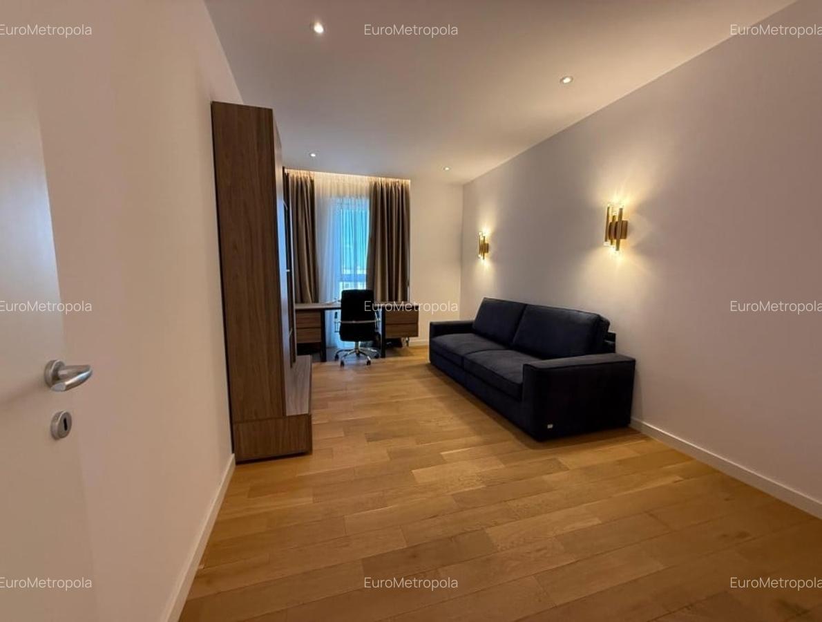 Apartament cu 4 camere decomandat în Nordului - 9