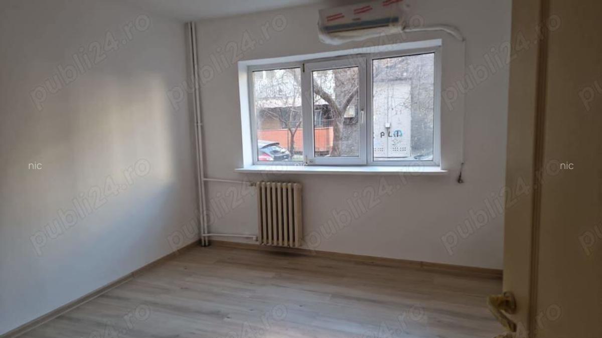 Inchiriez spatiu, 1 Mai, vizavi Confectii, scara exterioara. - 8