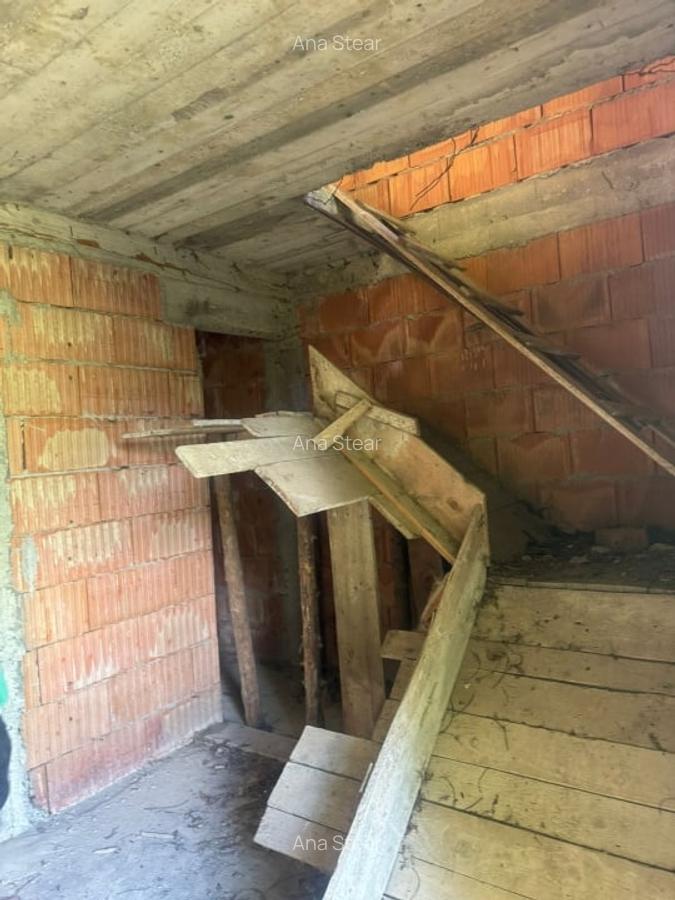 Vanzare casa la rosu Sfantu Ilie langa Caminul Cultural - 300 mp teren! - 13