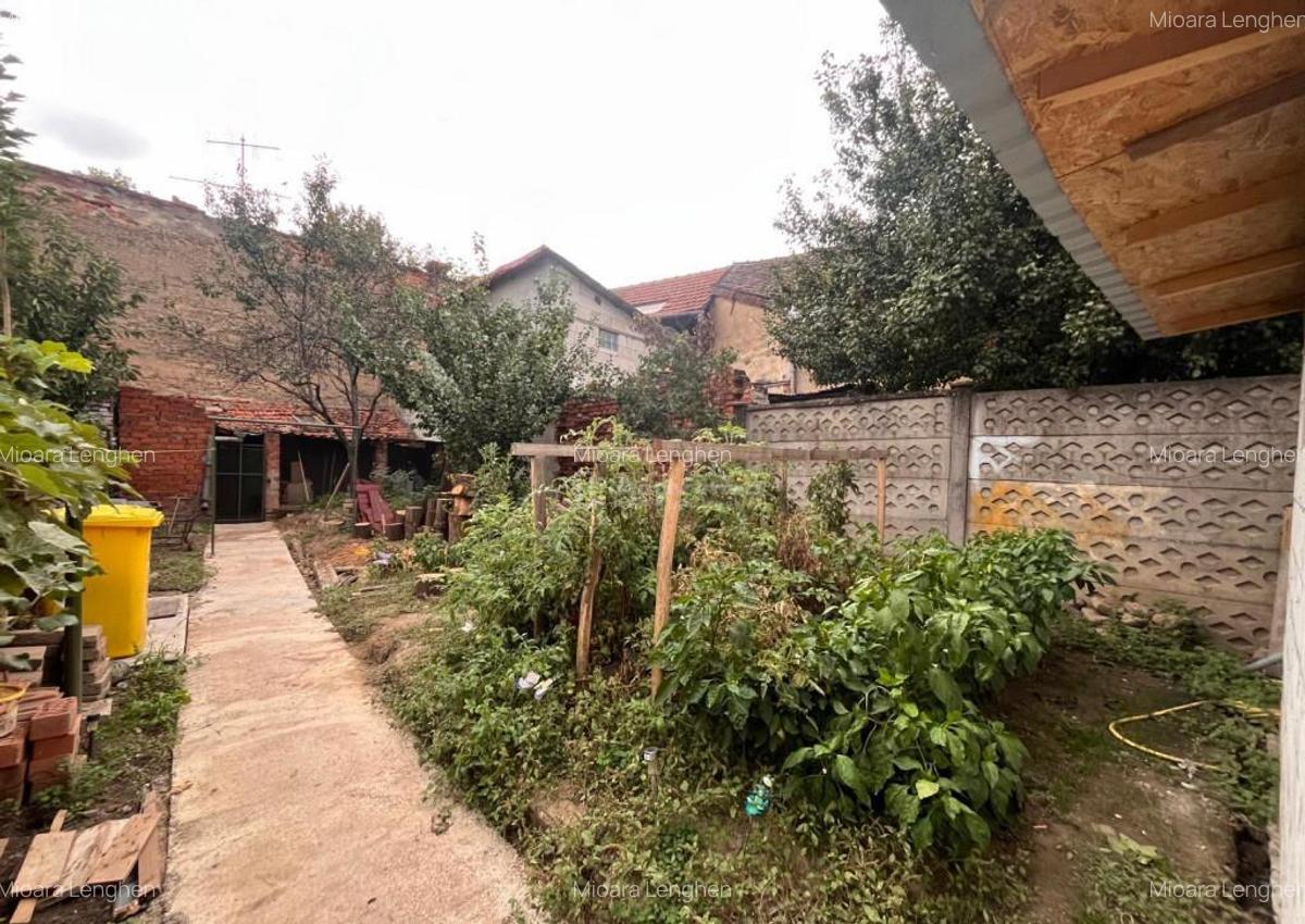 Lugoj, Casa 130 Mp. Teren 250 Mp. Central, Zona ZERO - 16