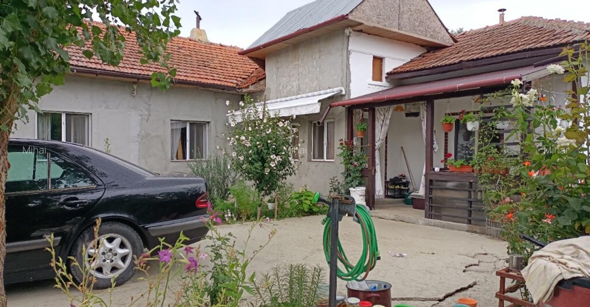 Casa cu teren aferent 1000 m2 - 4