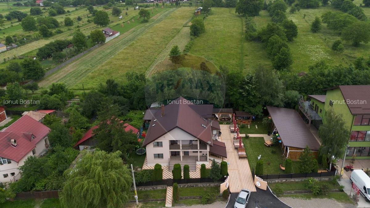 Casa spatioasa de vanzare - 26