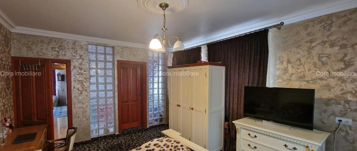 Casa de vanzare, Sanmartin la intrarea in localitate - 12