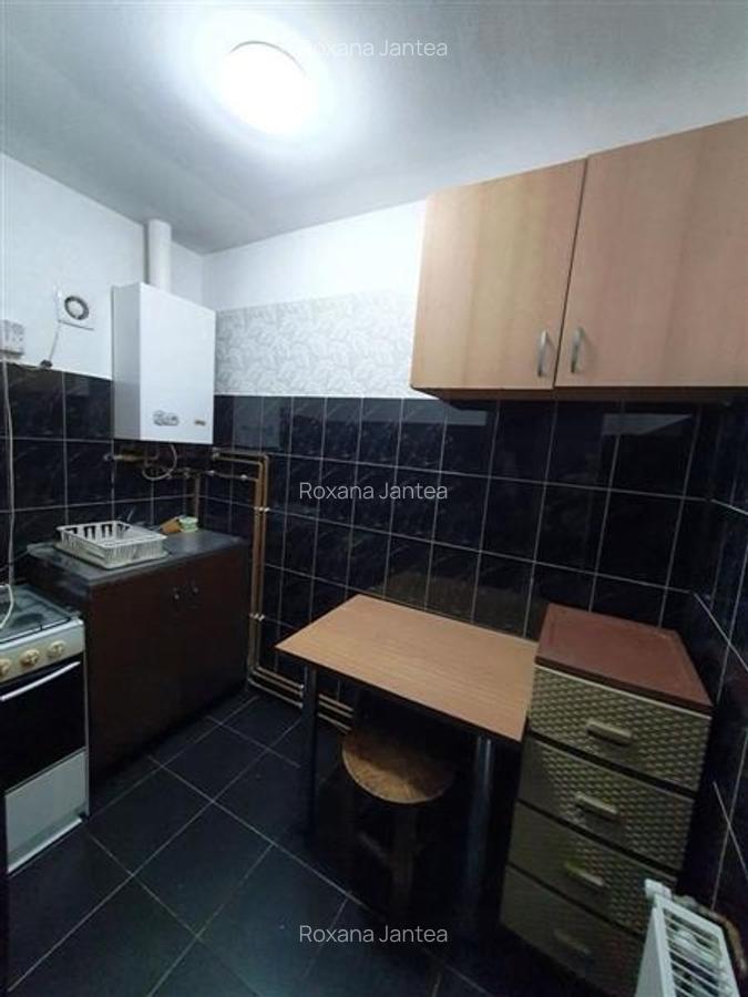 Garsonieră decomandată, mobilată în Răcădău - 2