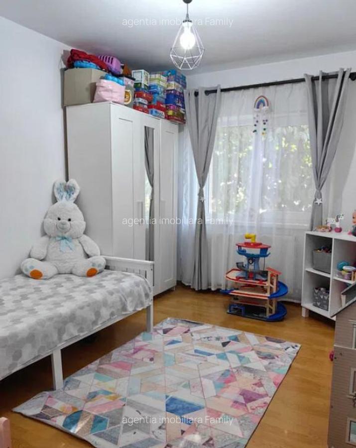 Apartament Cu 3 Camere Decomandate Zona Burdujeni - Cuza Voda 1 - 5