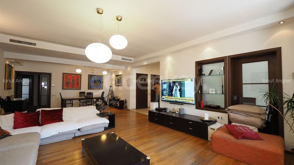 Apartament cu 4 camere semidecomandat, mobilat în Herăstrău - 1