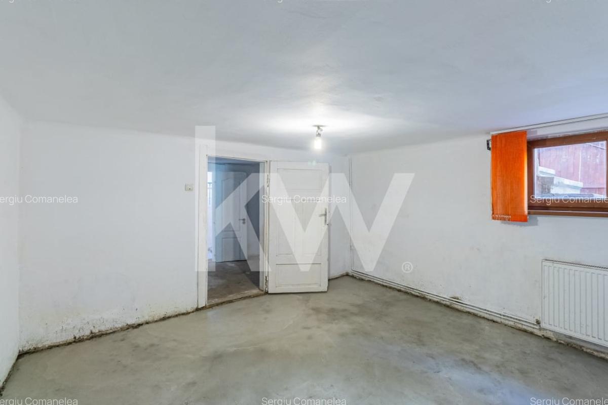 Vanzare casa cu 3 camere, singur in curte - Piata de Miercuri - 11