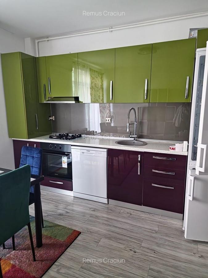 Vă propune spre  închiriere Apartament Modern cu 3 Camere în zona Sopor - 2