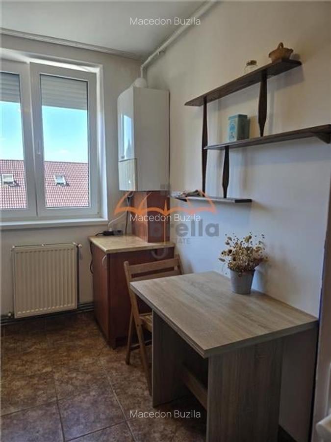 De inchiriat  un apartament cu 2 camere in zona  Horea - 10