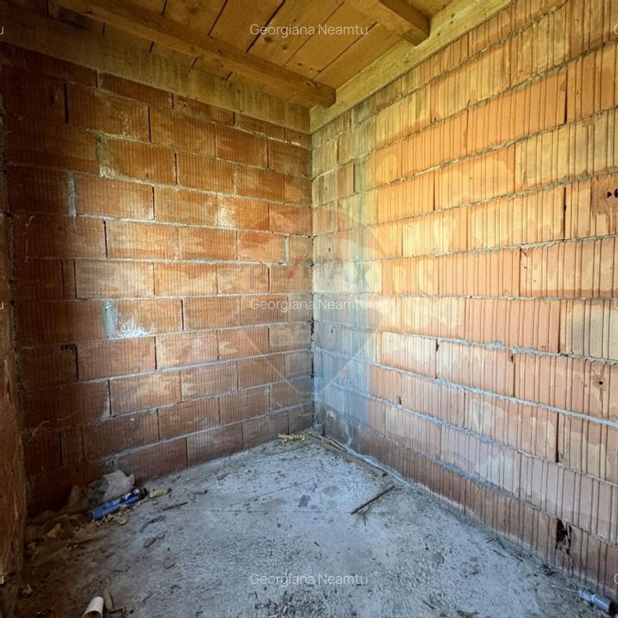 Casa cu 6 camere la rosu, intabulata in Zimandu Nou de vanzare - 11