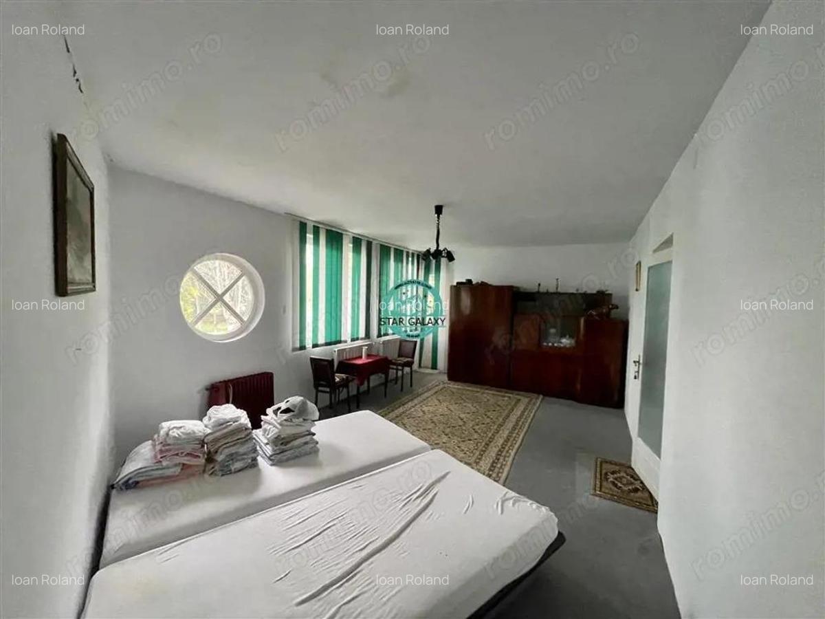 Casa de vanzare cu sup 308 mp, 254 mp teren, in 7 Noiembrie str. Pacii - 8