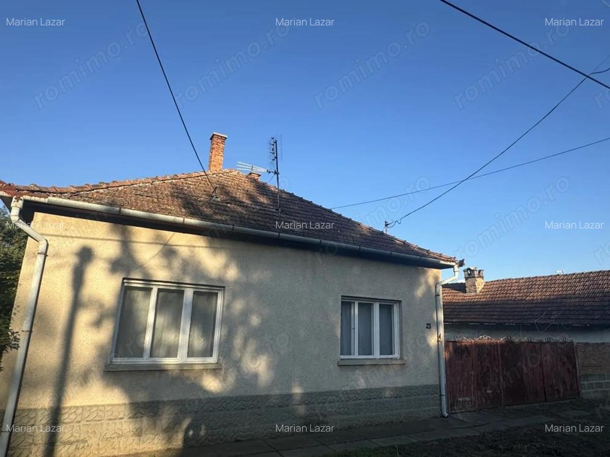 Casă cu Teren 2880 Mp în Central - 4