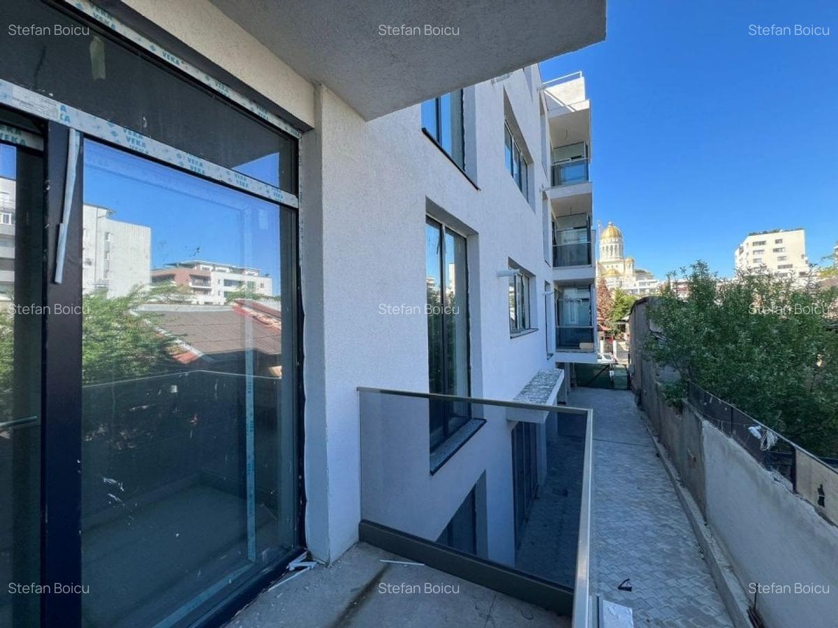 Apartament cu 3 camere semidecomandat în 13 Septembrie - 8
