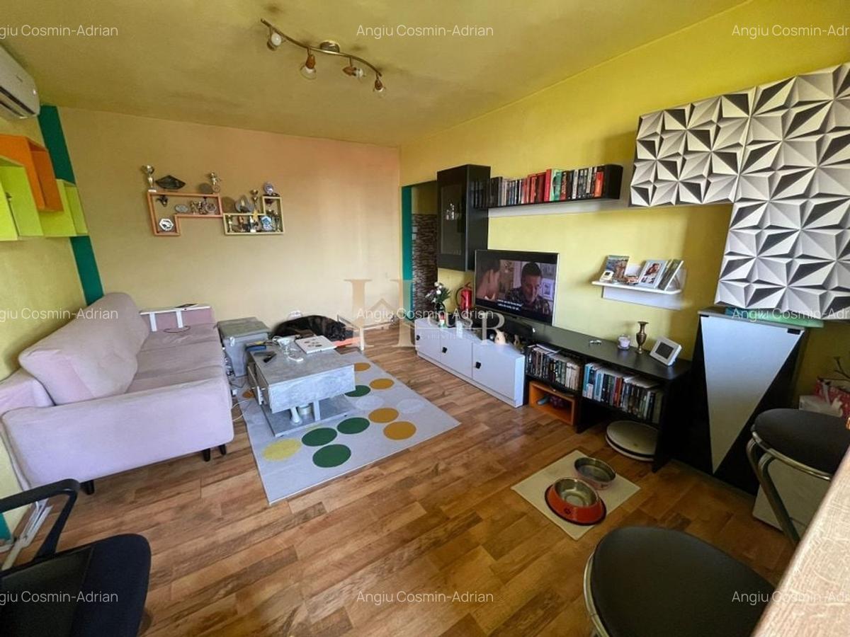 4 camere aproape de Spitalul Judetean. Etaj intermediar. Centrala proprie - 2