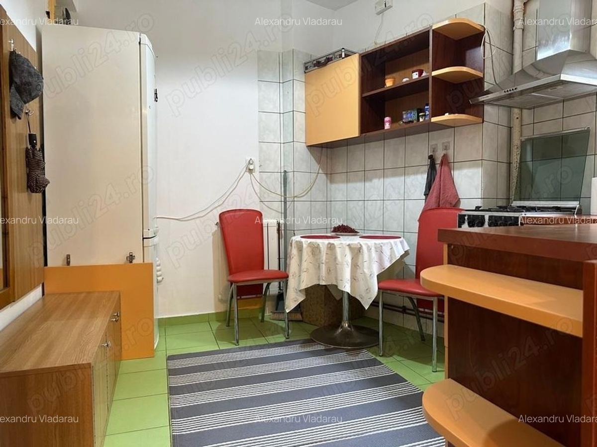 Apartament cu 2 camere - piata Romana - 12