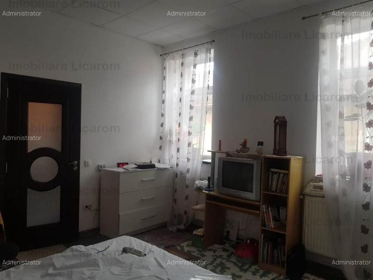 Apartament cu 2 camere semidecomandat în Brașovul Vechi - 2