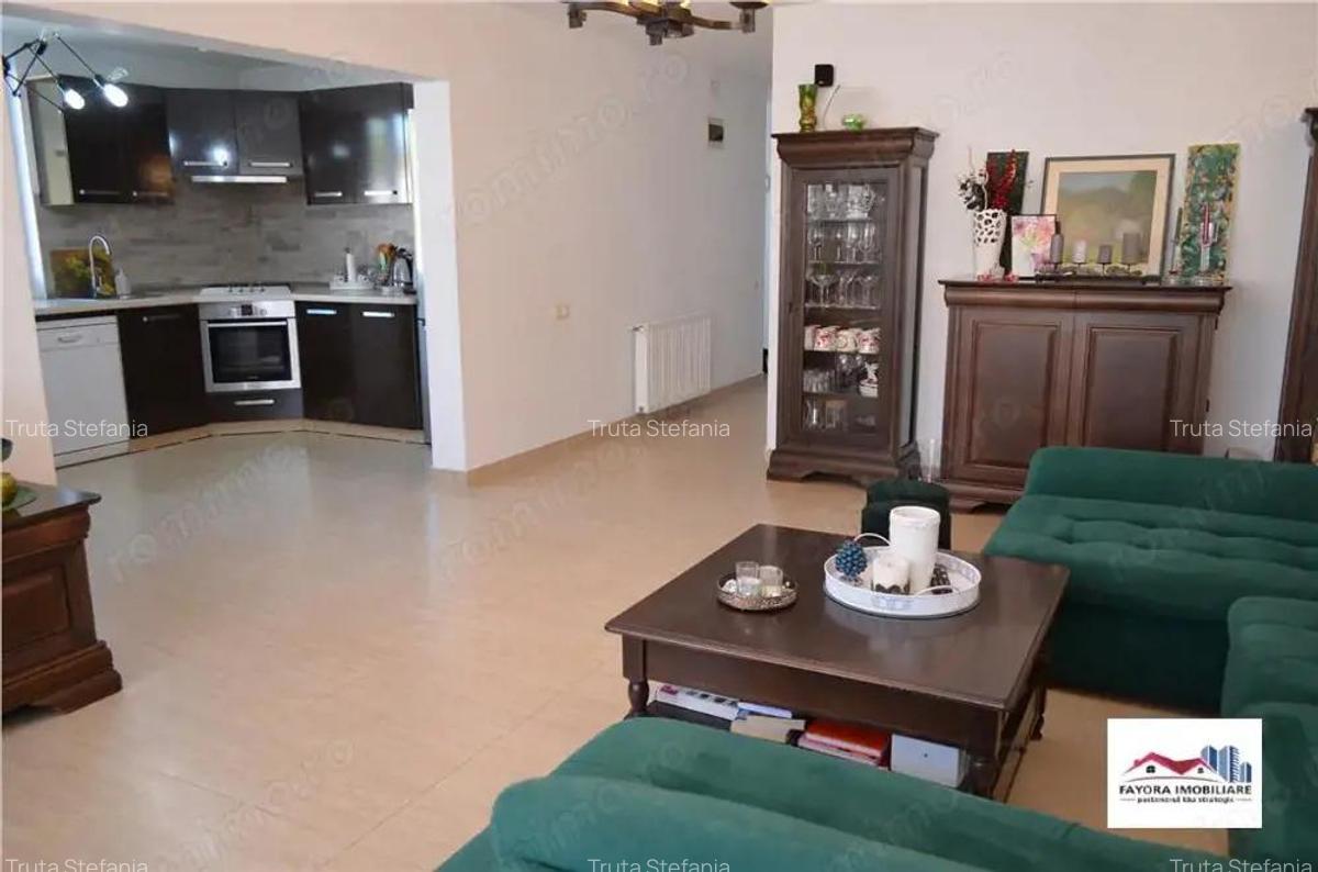 Casa Spatioasa de Vanzare Zona Semicentrala - 4