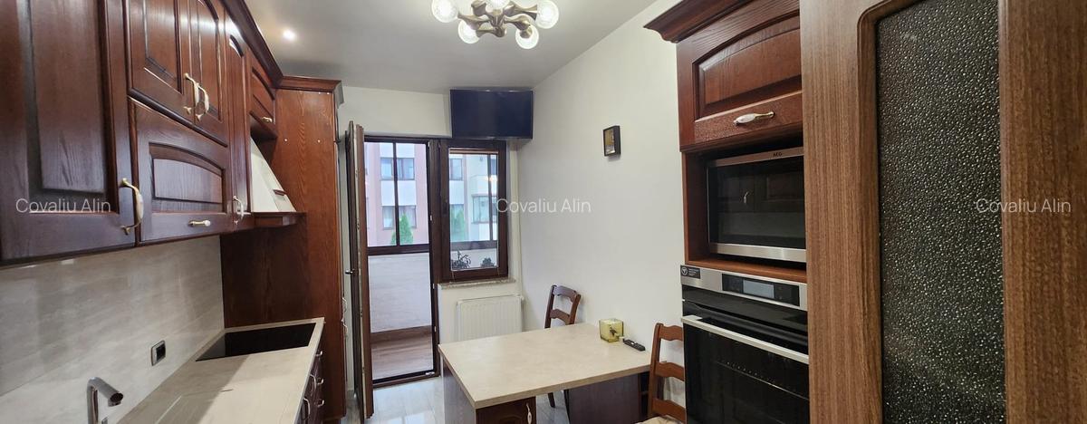 Apartament 2 camere, 2 grupuri sanitare, loc parcare, situat in Tractorul - 6